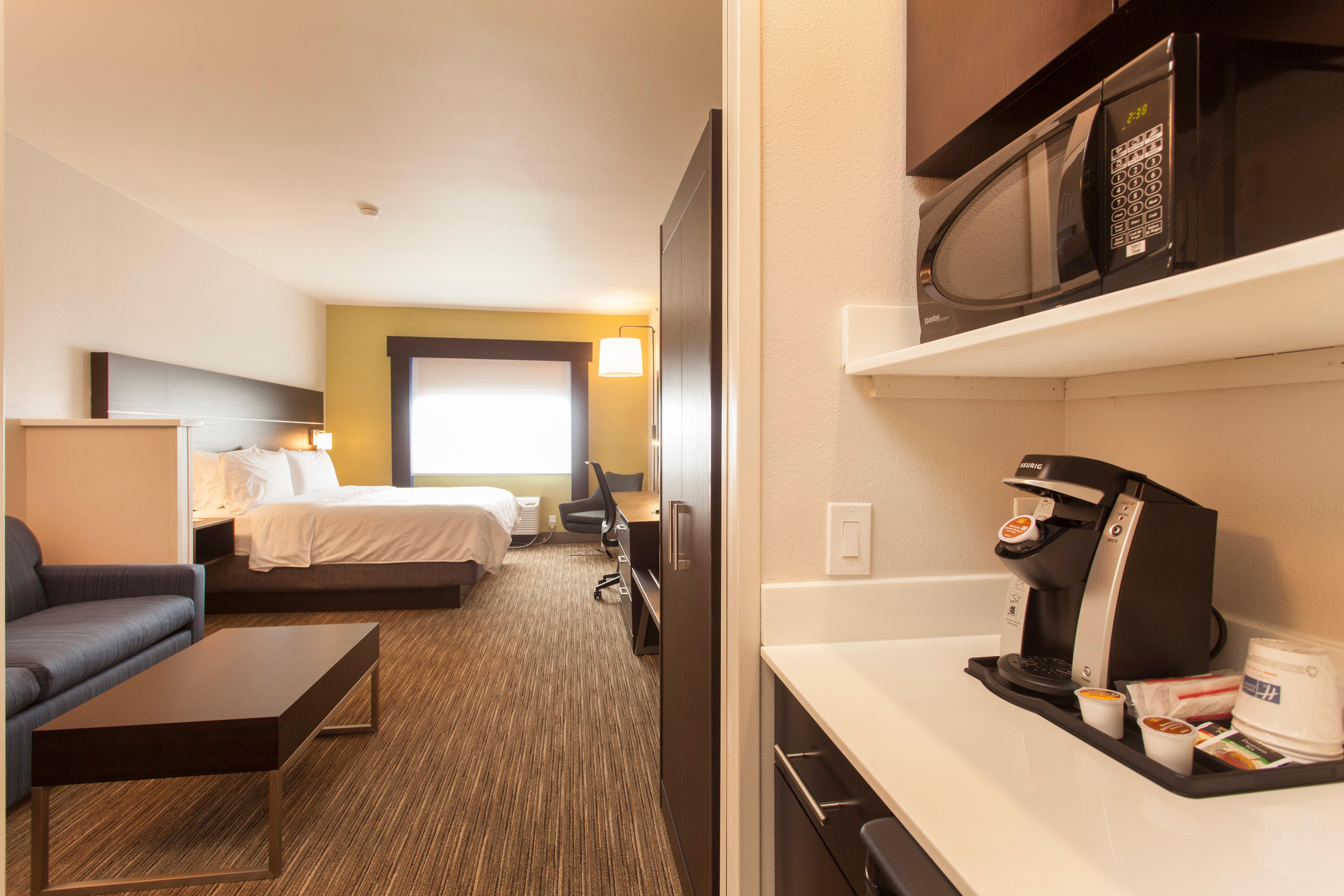 SUITE, KING BED
