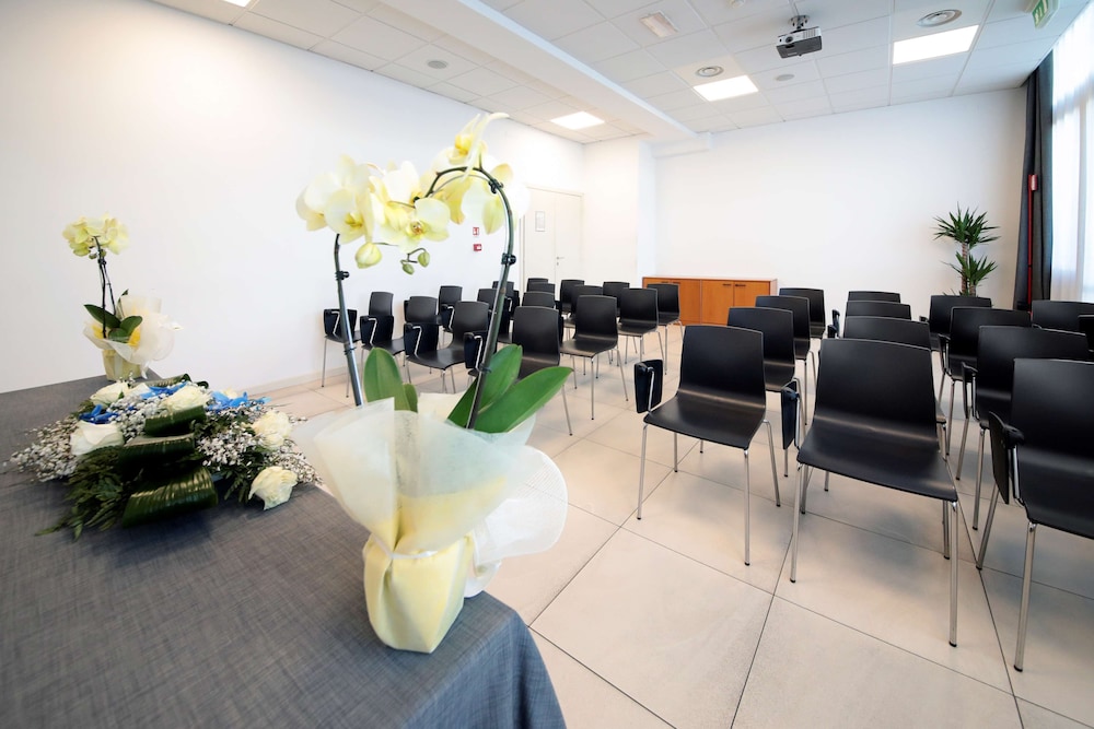 B&B HOTEL Mantova Cristallo 4/48