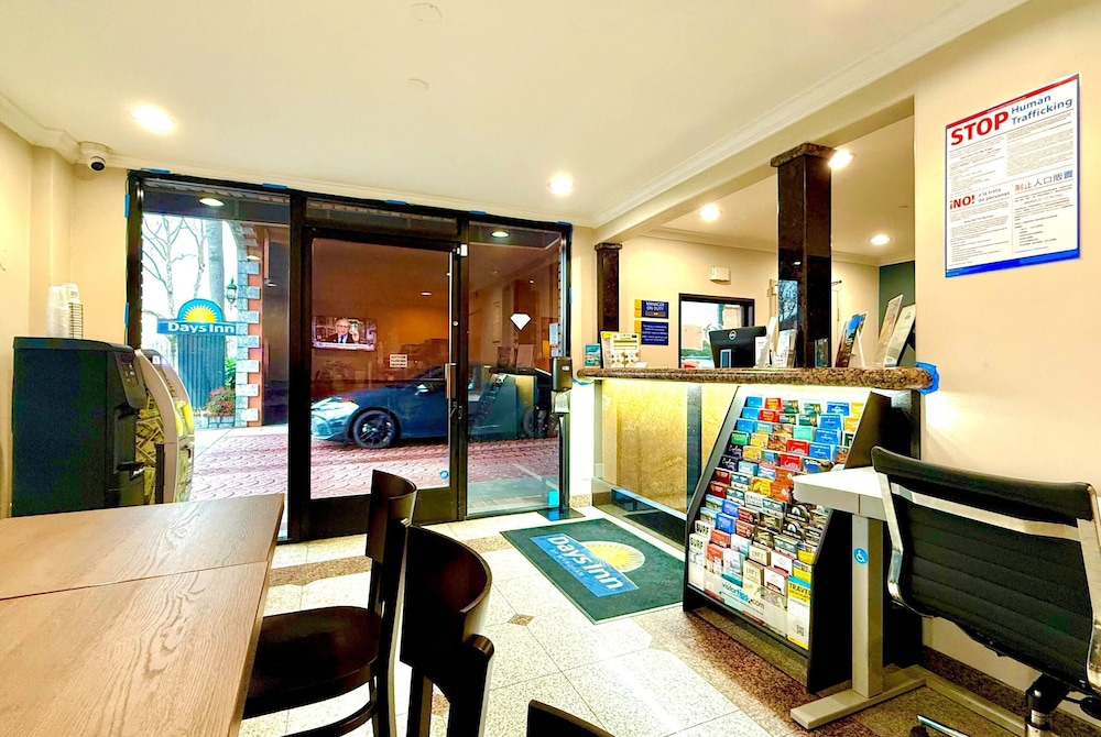 Days Inn By Wyndham Los Angeles Lax Redondo Manhattan Beach 44/56