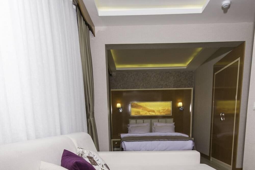 DE MAISON AIRPORT HOTEL 15/63