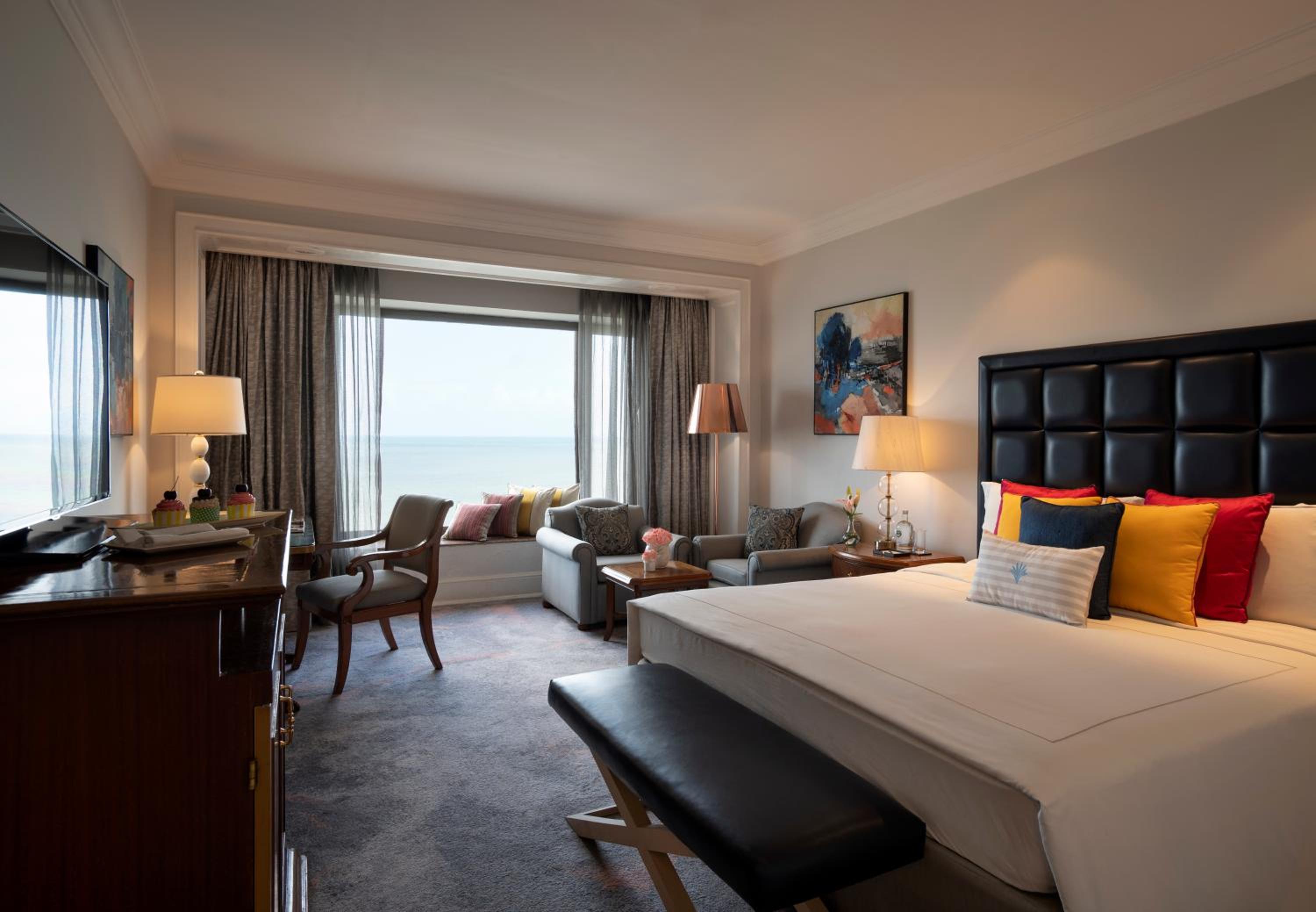 Suite, King Bed, Butler