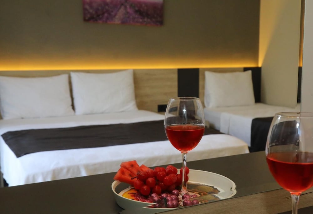 Faik Hotel 29/50