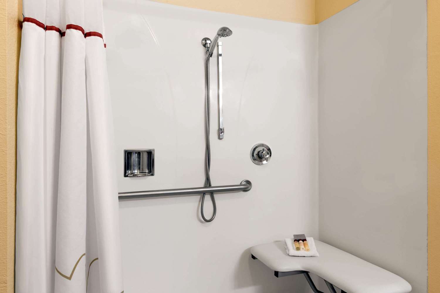Hawthorn Suites by Wyndham Rancho Cordova/Folsom 11/11