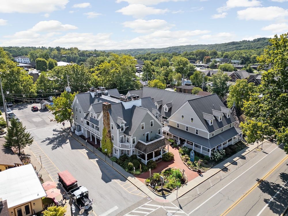 Artists Colony Inn Restaurant 6/50