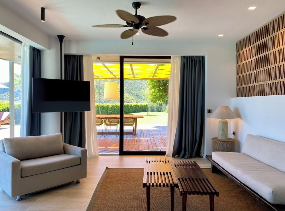 THALATTA SEASIDE HOTEL 19/73