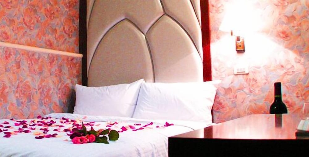Fuchia Hotel 23/40