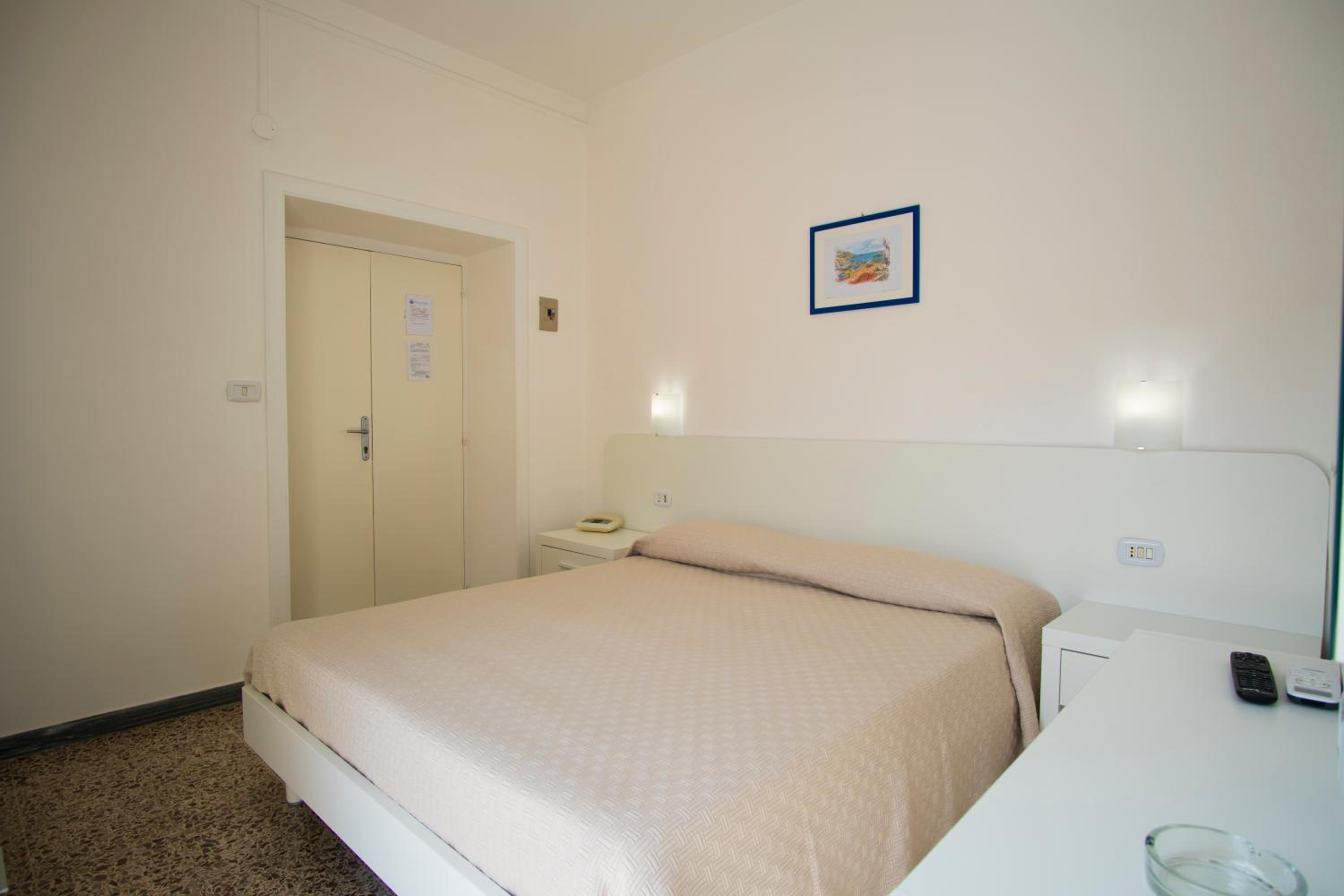 Room, Double Bed