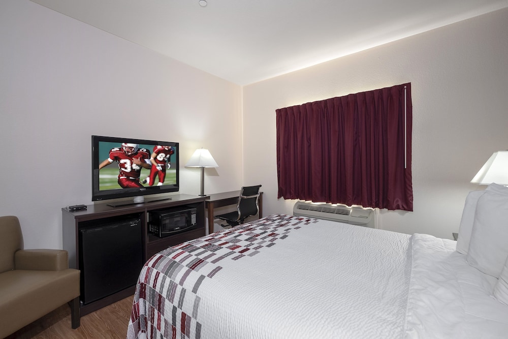 Red Roof Inn Hartselle 7/17