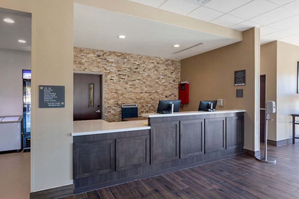 Comfort Inn & Suites Balch Springs - SE Dallas 3/30