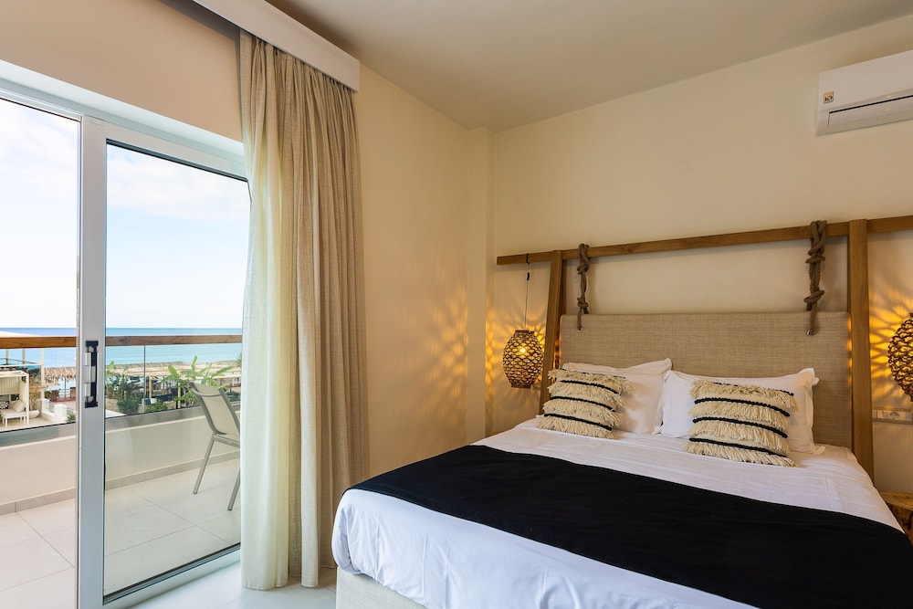 STANDARD, SEA VIEW