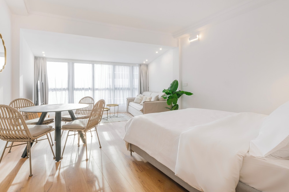 Ototo Luxury Living 15/50