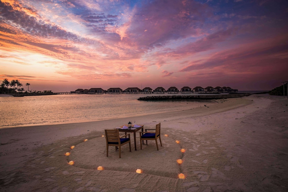 Radisson Blu Resort Maldives 70/72