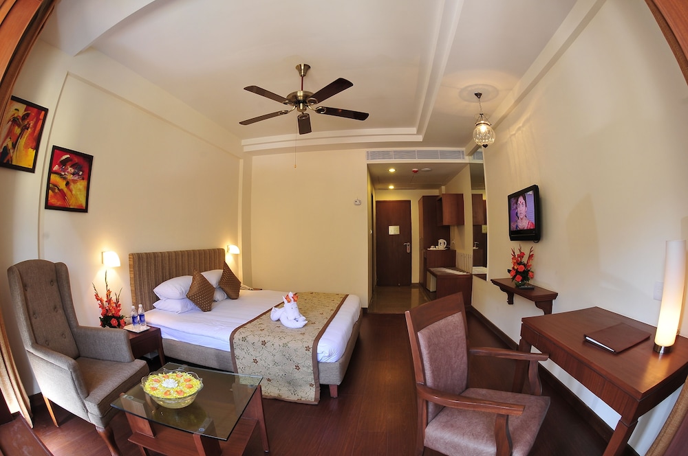Cambay Resort 16/40
