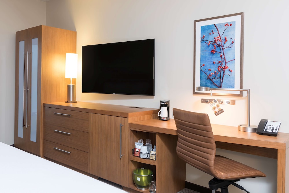 Hyatt Place Ann Arbor 49/53