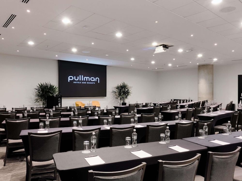 Pullman Lima San Isidro 44/49