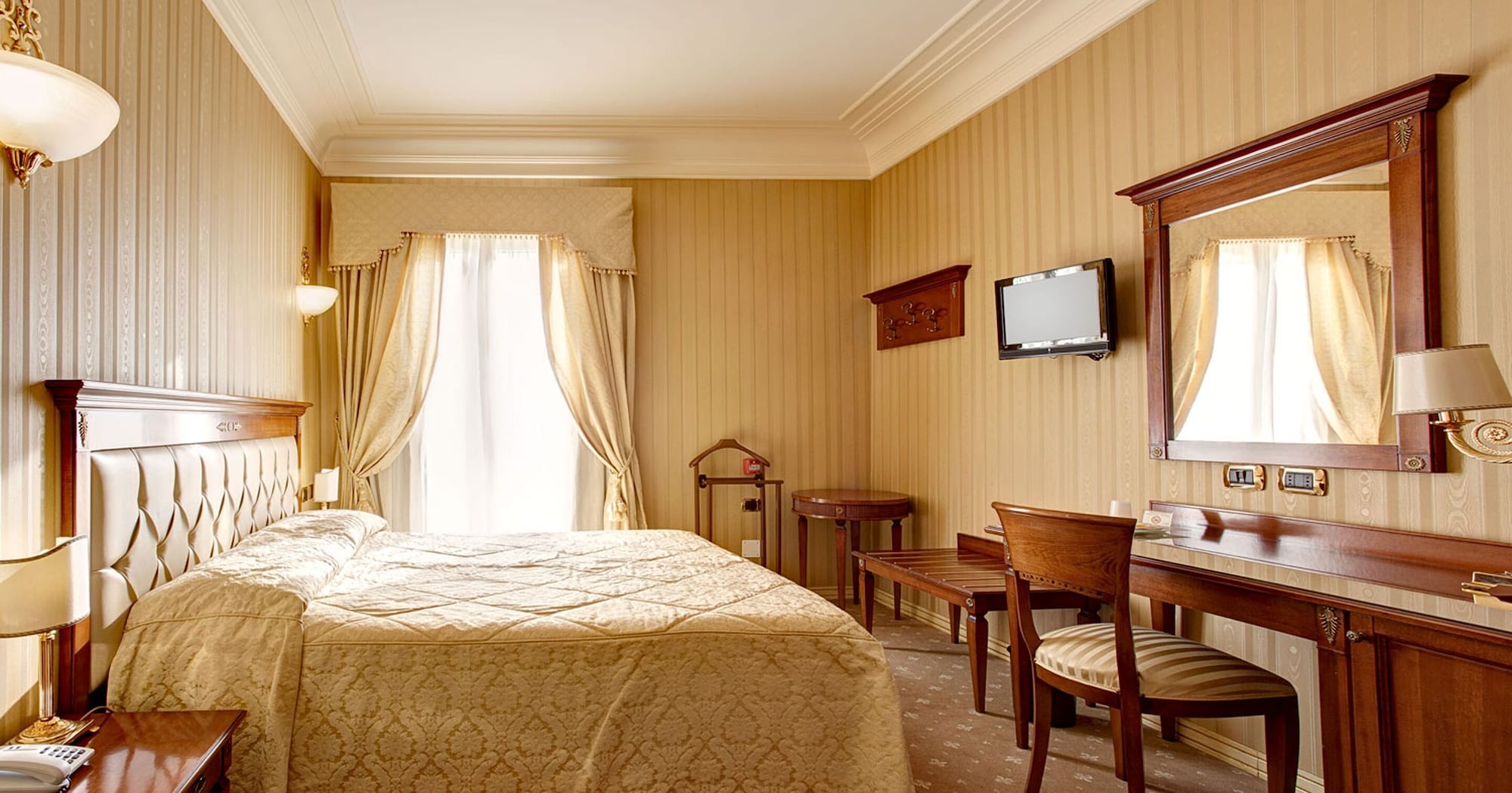 ROOM, SINGLE, DOUBLE BED