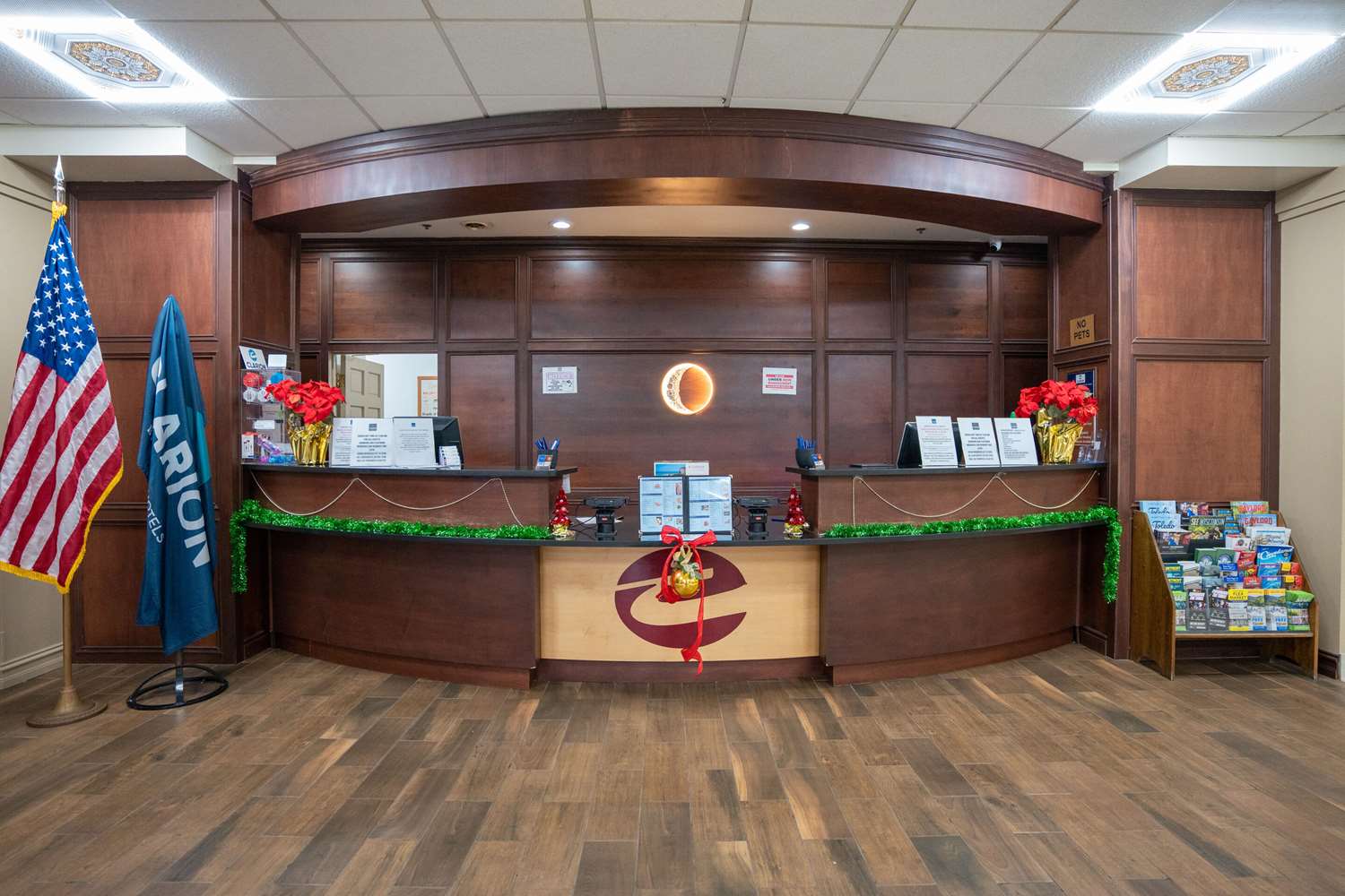 Clarion Hotel Detroit Metro Airport 9/49