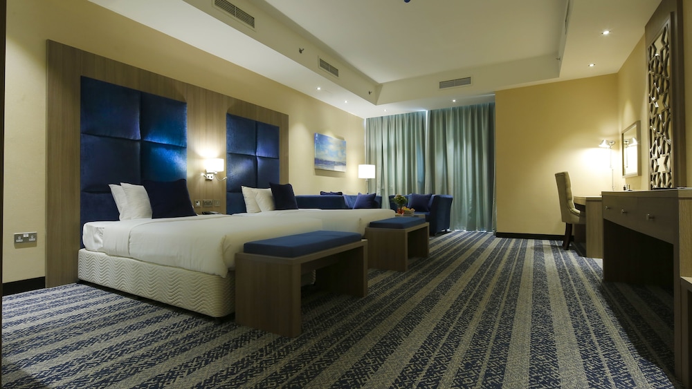 The Castle Premium Hotel 11/45