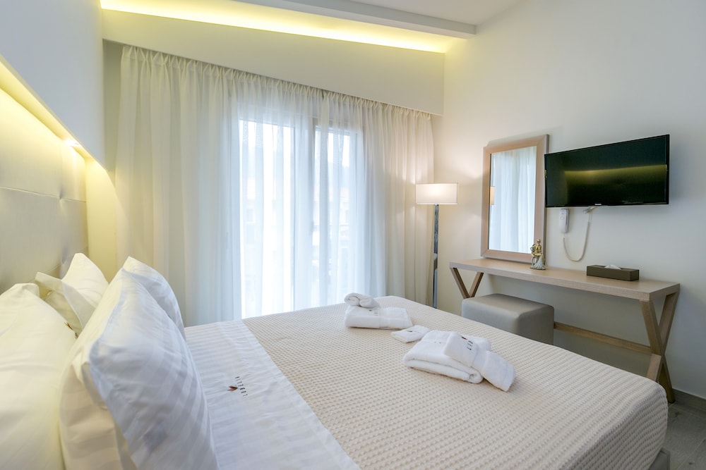 Lobelia Luxury Suites 12/50
