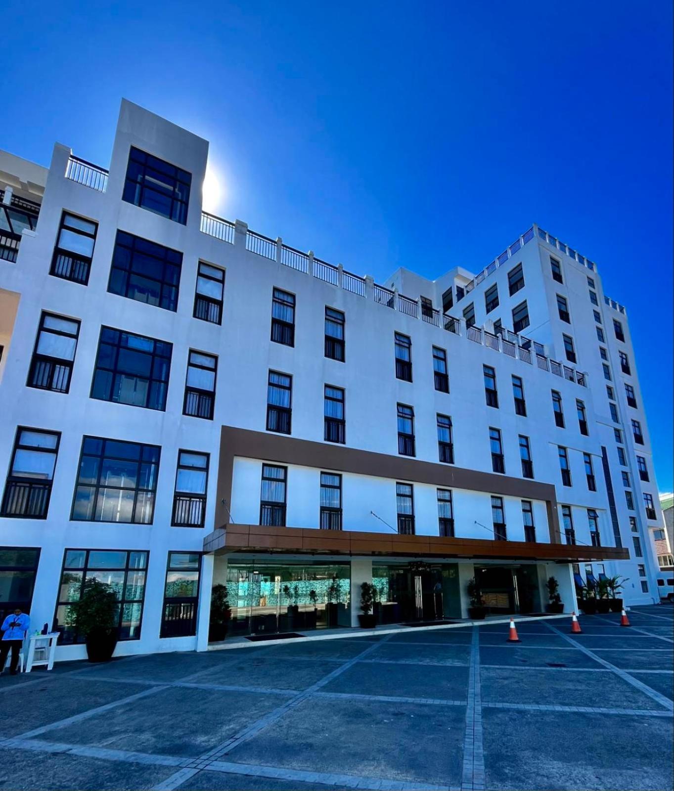 The Plaza Garden Hotel and Residences 7/23