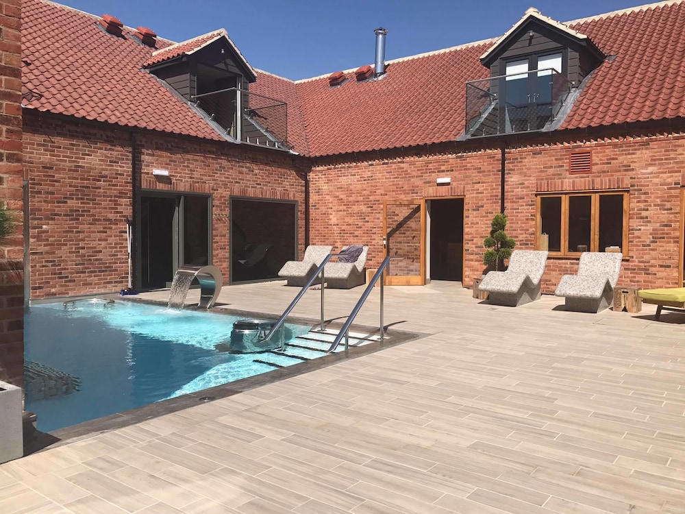 Ye Olde Bell Hotel Spa 60/64