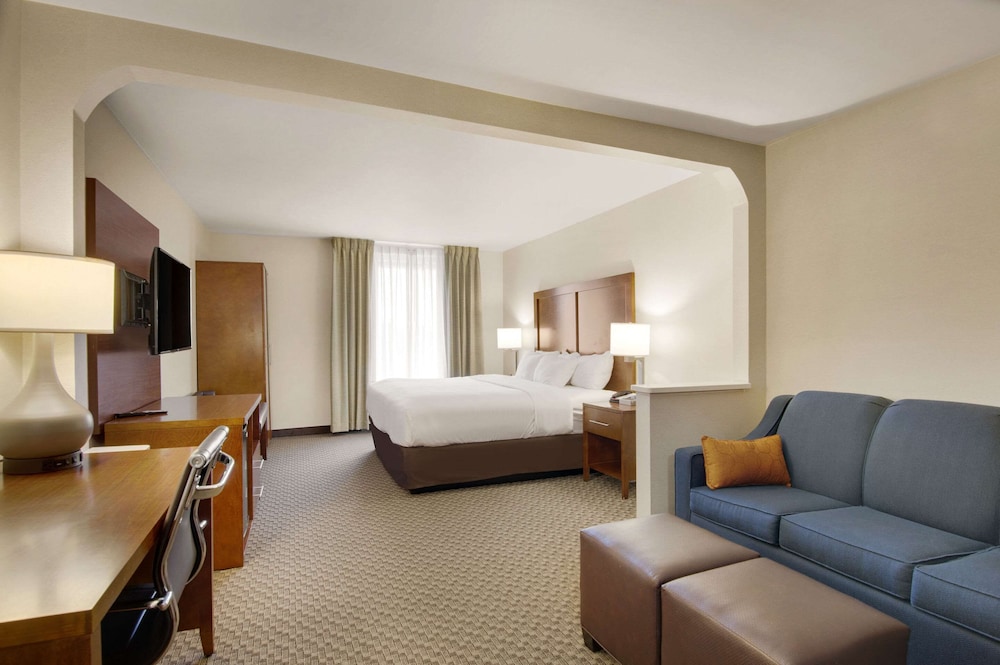 Comfort Inn Airport Roanoke VA 23/53