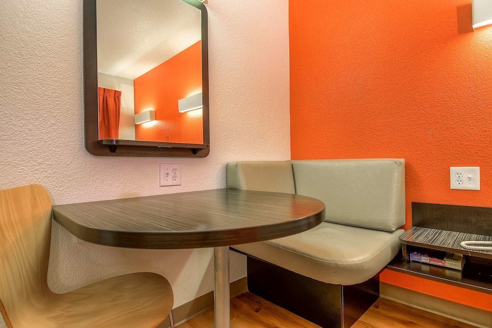 Motel6 Carlsbad, CA Beach 35/50