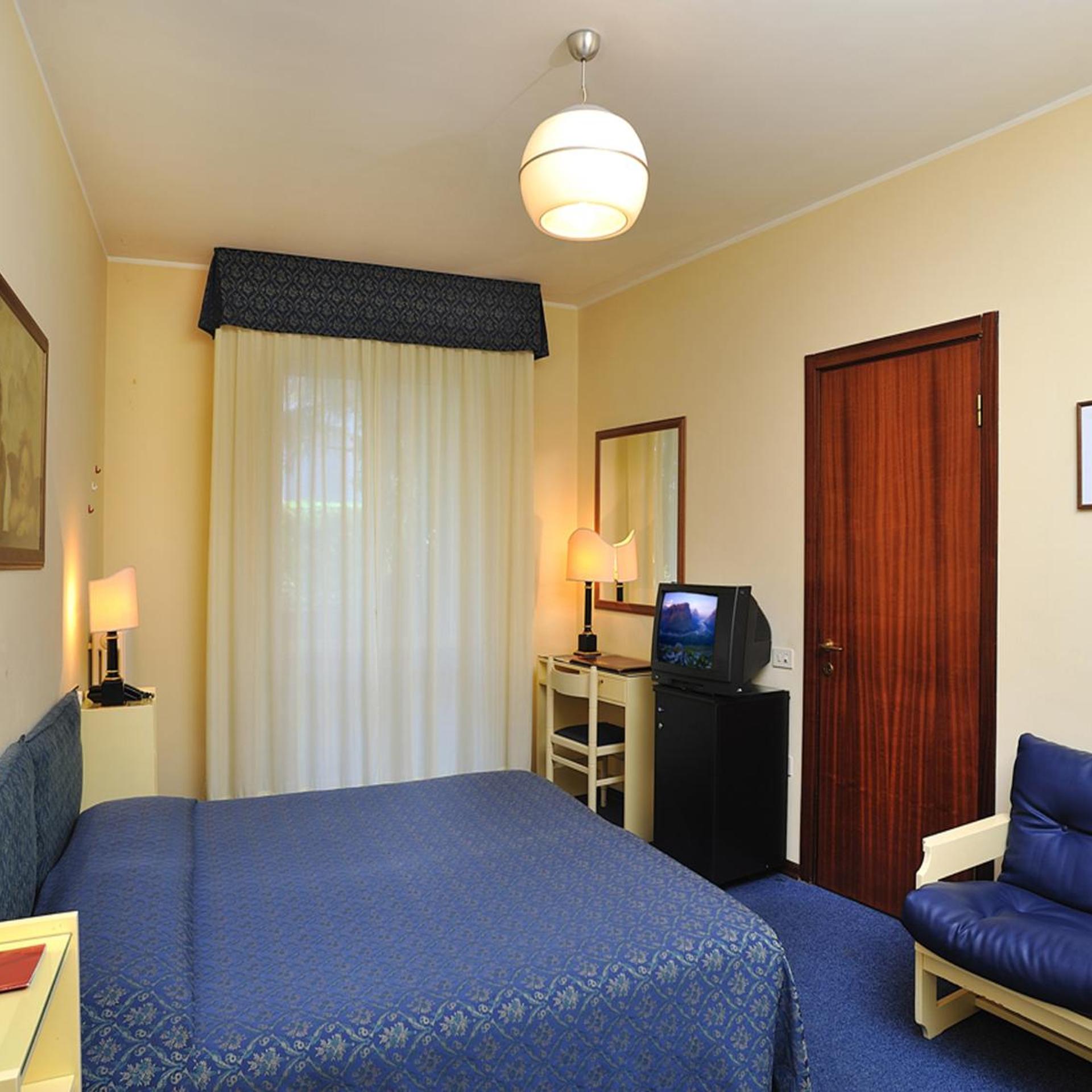 Business, Double Bed