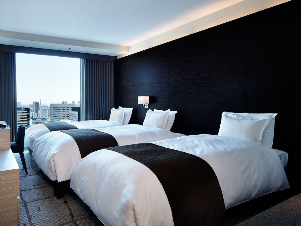 SUPERIOR, TWIN BEDS, WITH EXTRA BED