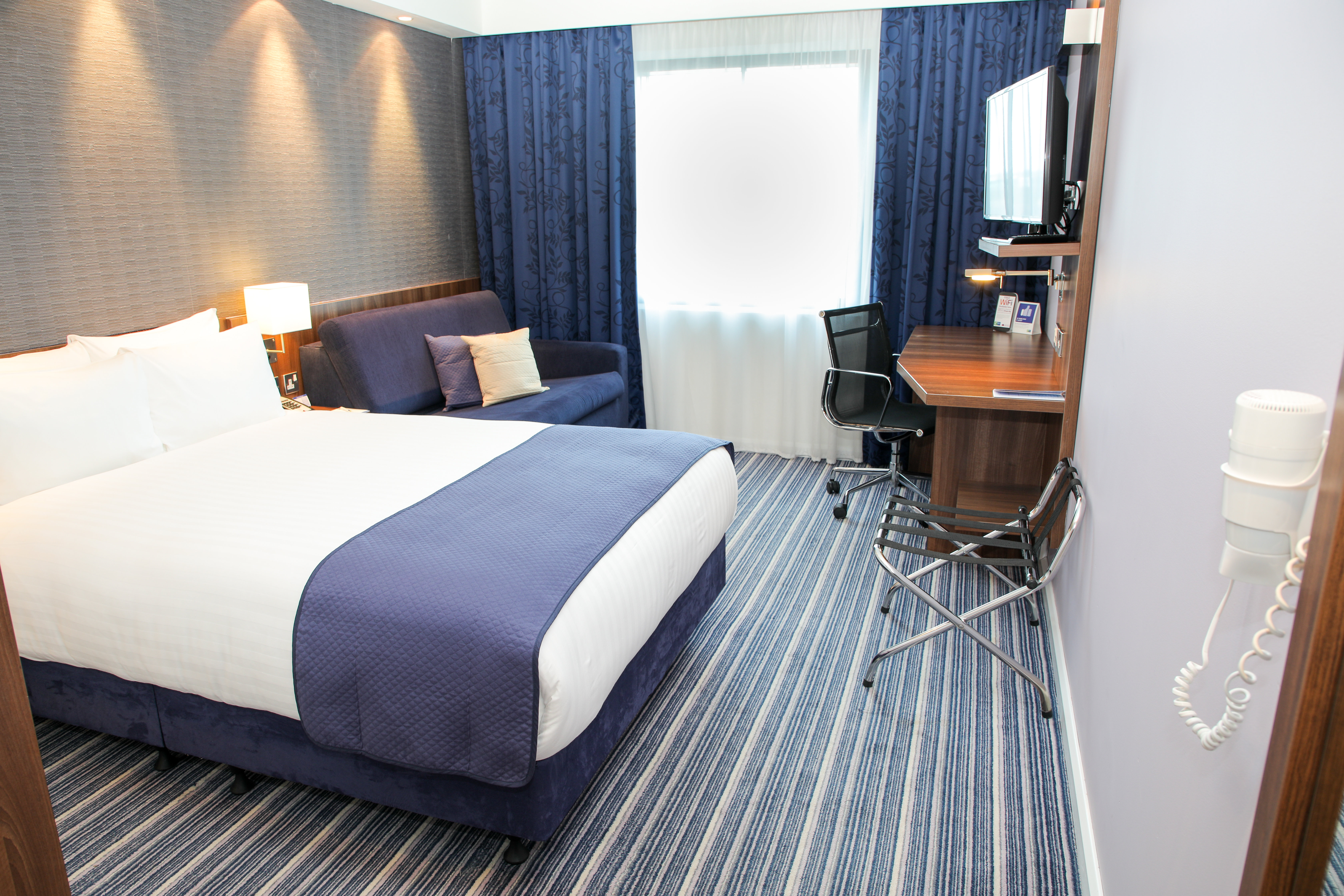 Holiday Inn Express London Heathrow T5 38/70