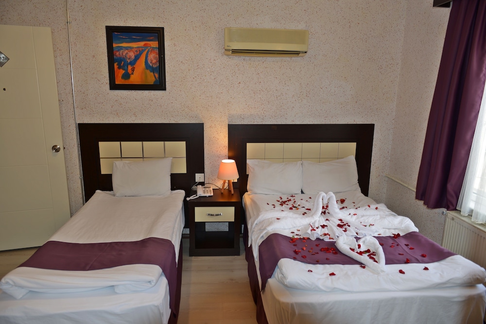 Kucuk Velic Hotel 18/71