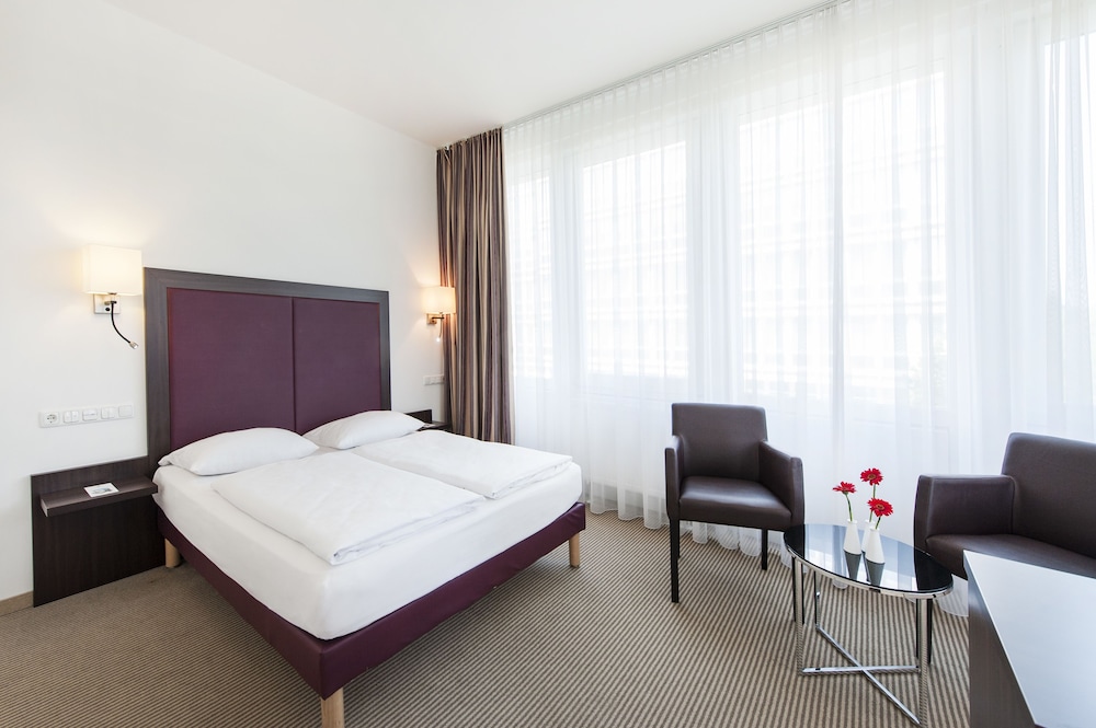 Azimut Hotel Munich 7/50