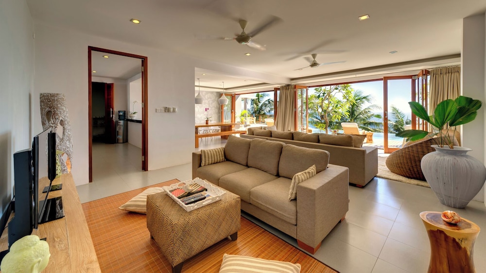 Malimbu Cliff Villa 37/56