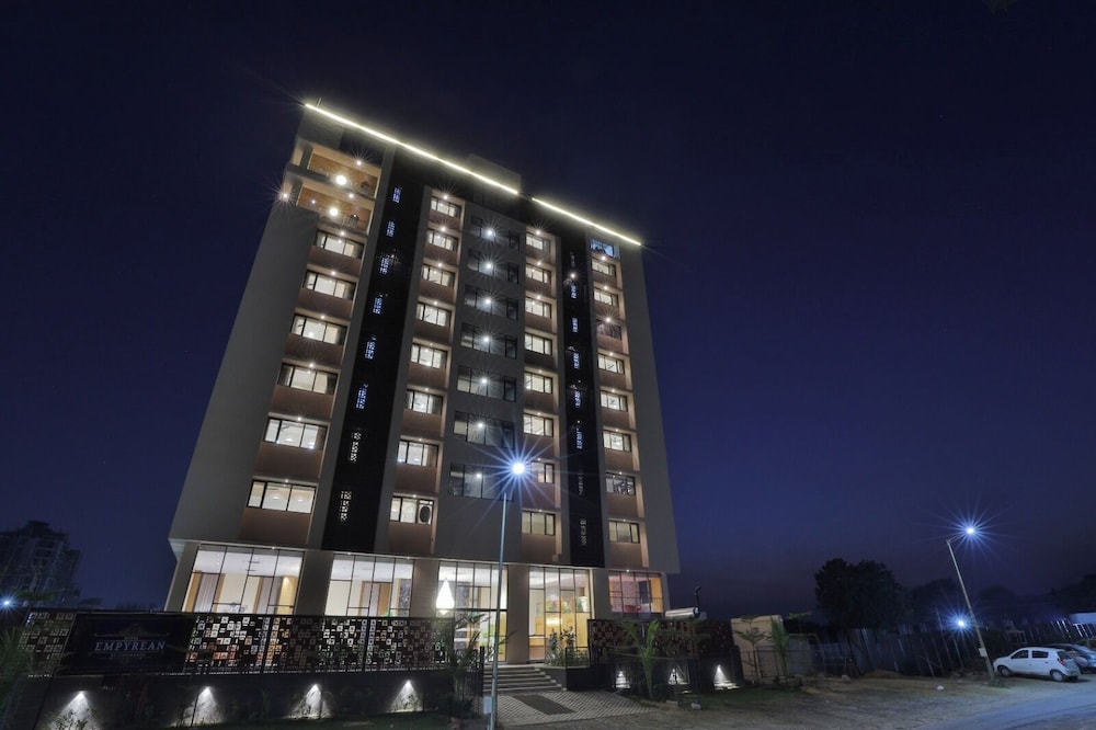 Hotel Empyrean 3/49
