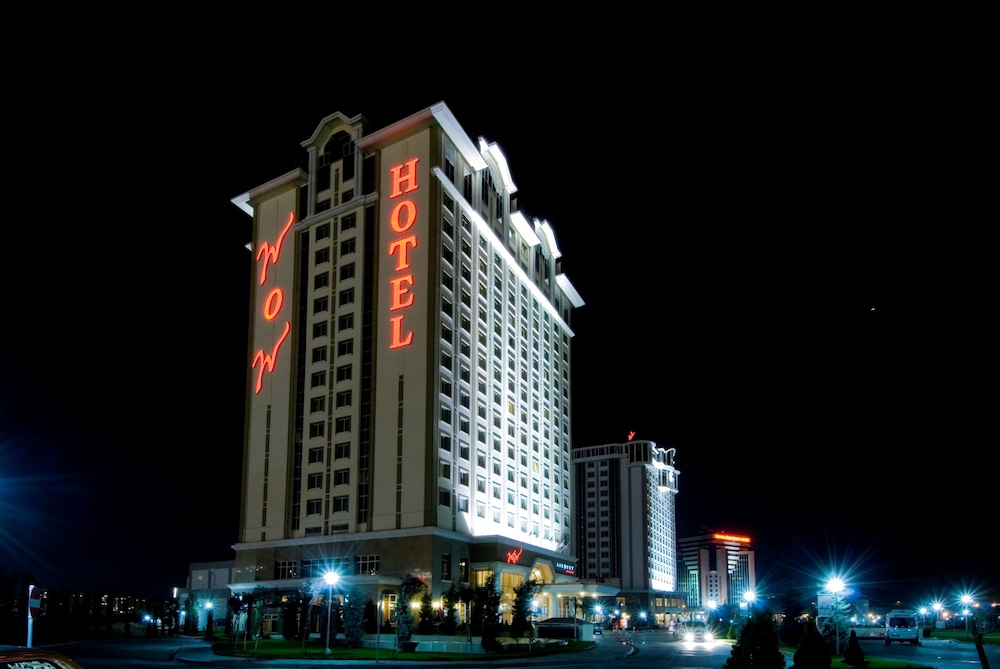 Wow Airport Hotel 2/50