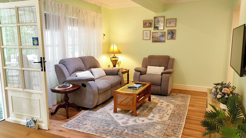 CURTIS FALLS MOUNTAIN SPA RETREAT 6/16