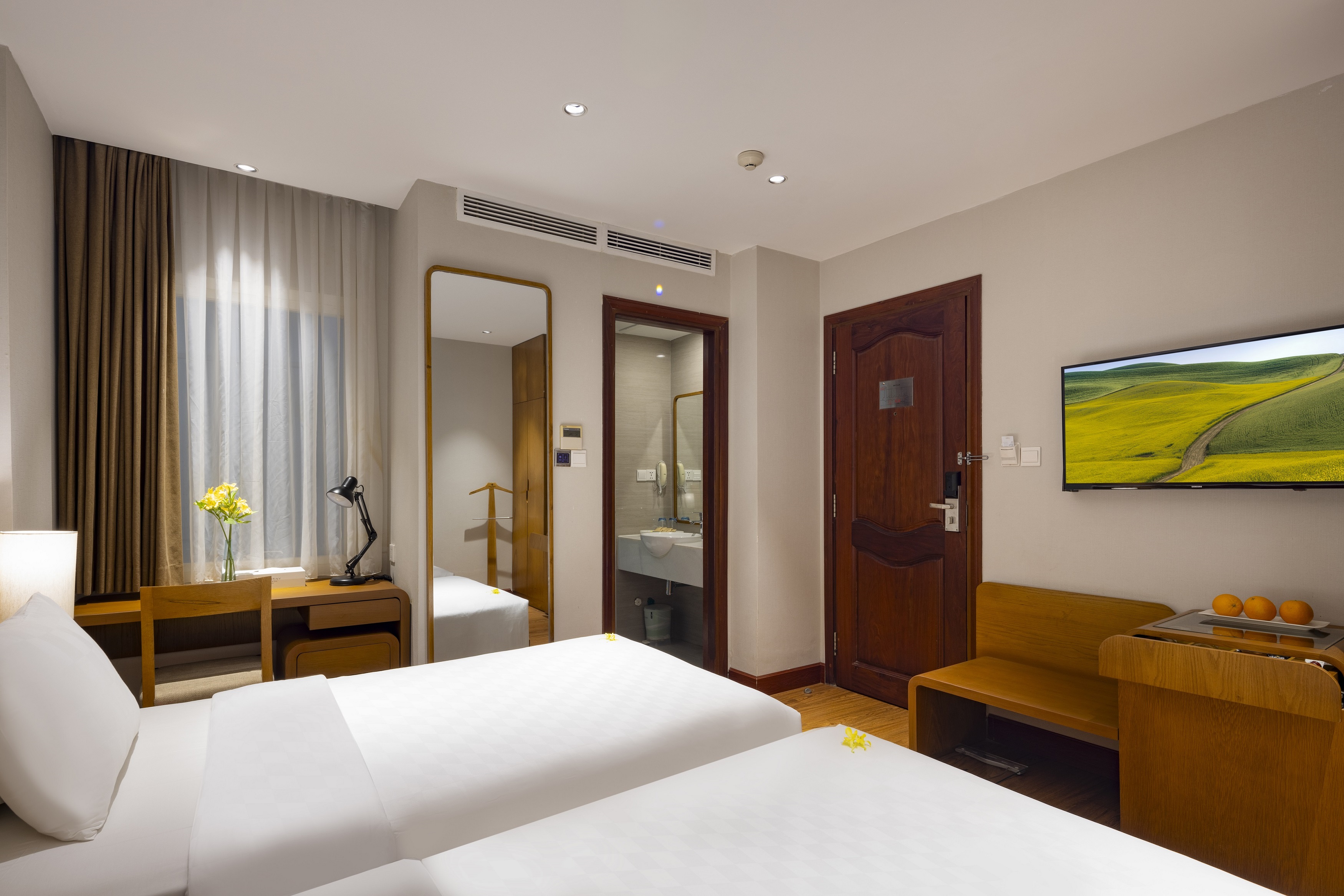 Cozy, Chic, Double or Twin Bed