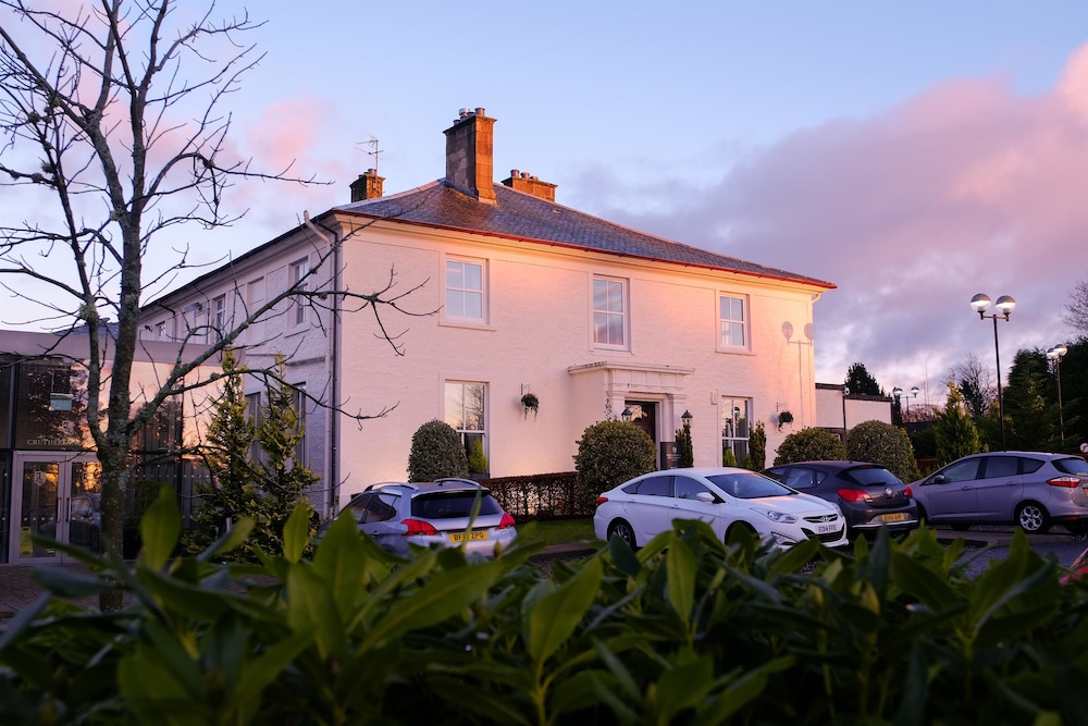 Macdonald Crutherland House 4/65