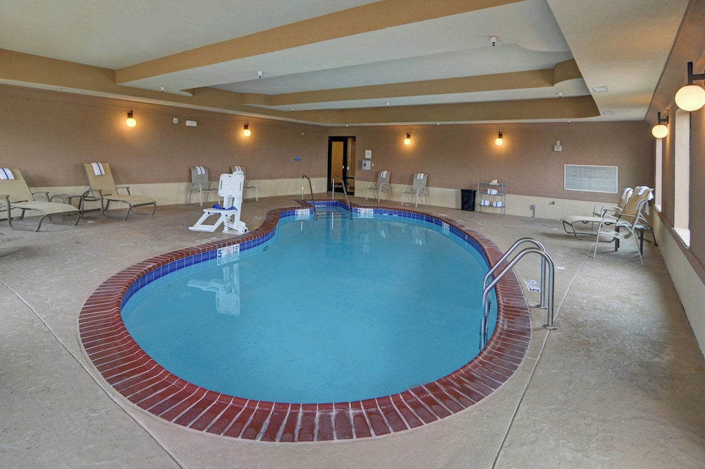 Holiday Inn Express Hotel And Suites Altus 38/69