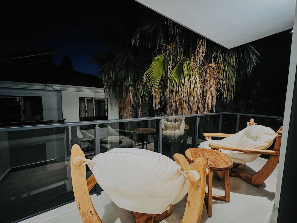 Marla Suite 23/50