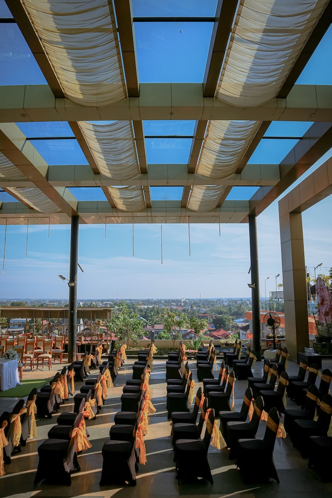 Grand Qin Hotel Banjarbaru 39/43