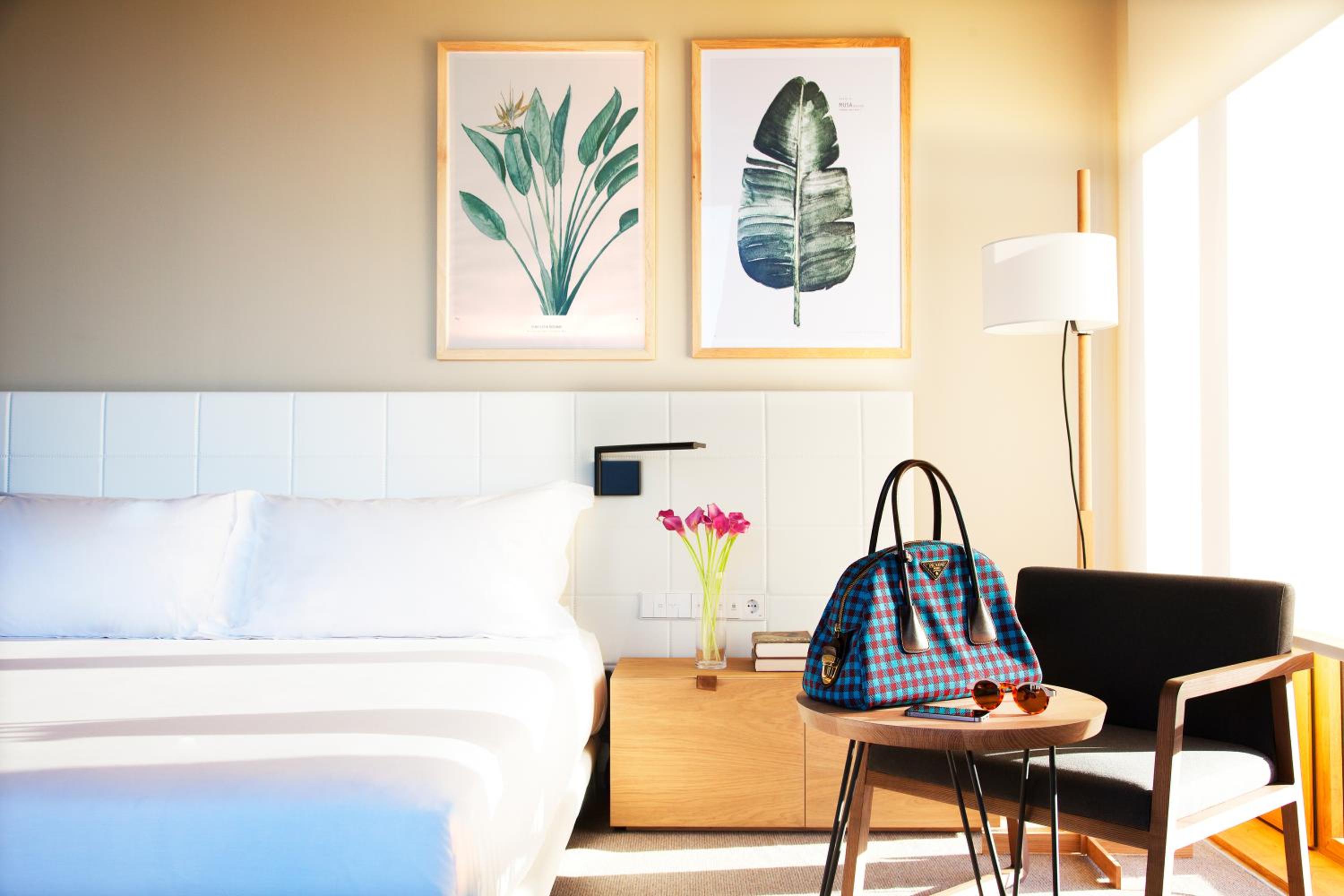 Junior Suite, Queen Bed, Terrace, Hotel Arima & Spa, an SLH Hotel 2/3