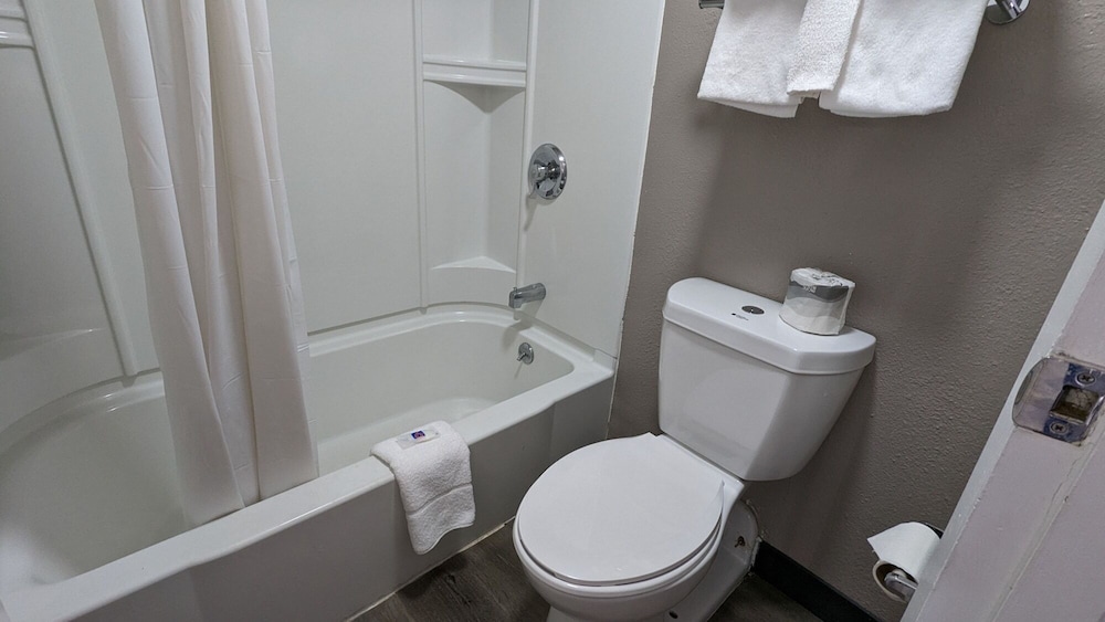 Motel6 Leominster, MA 39/43