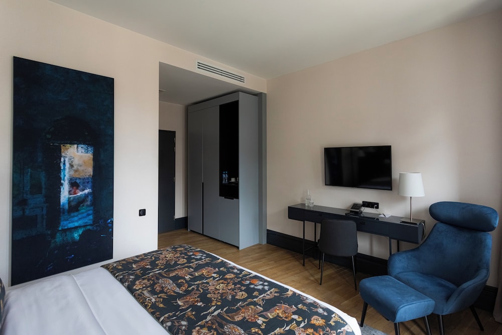 Hotel Puris Moedani 30/66