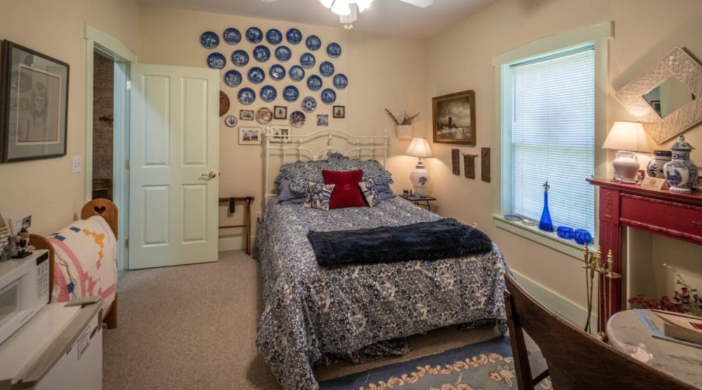 Stone Haus Bed & Breakfast 10/20