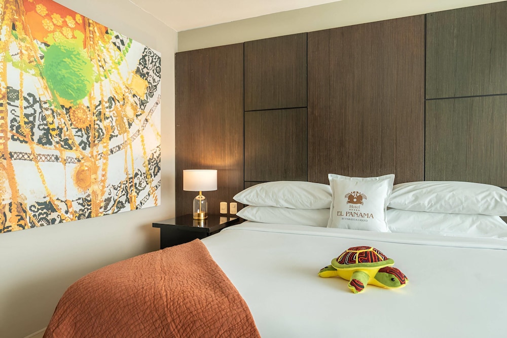 SUPERIOR, KING BED, CITY VIEW
