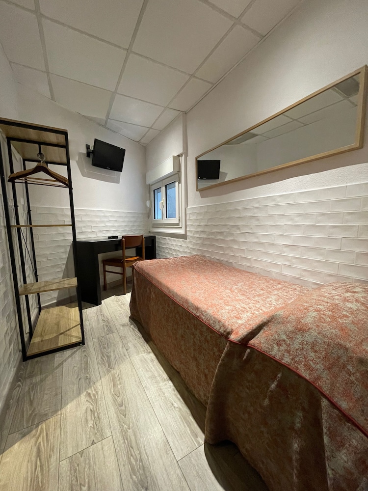 Hotel De La Comedie 11/19