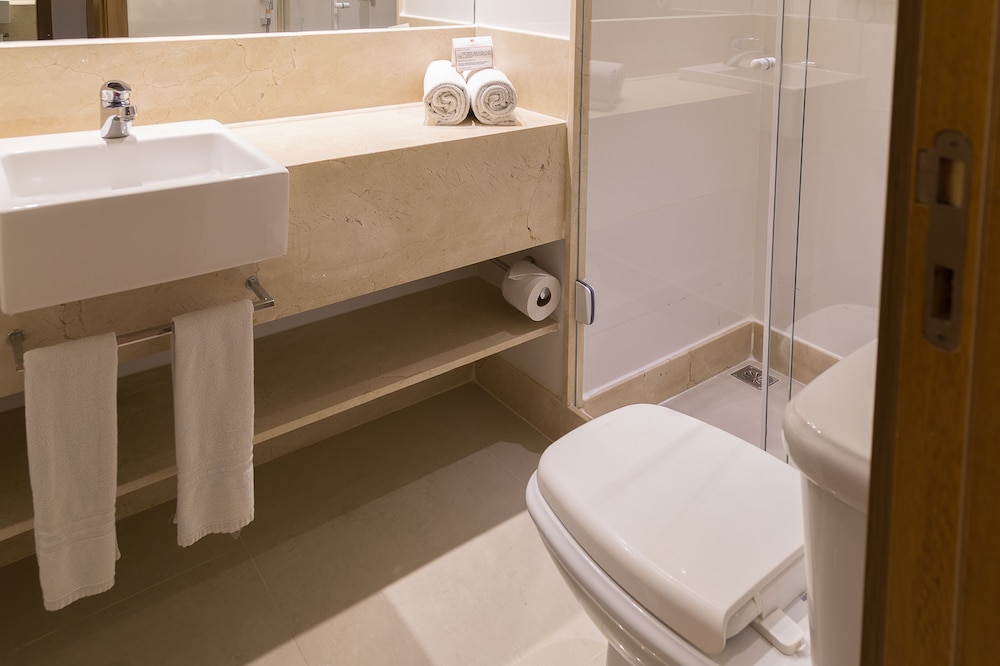 Atlantico Travel Hotel 44/50