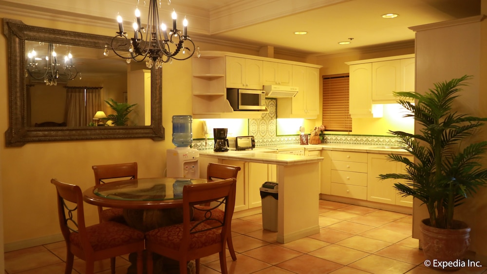 Sophia Suites Residence Hotel 31/45