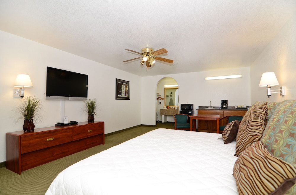 Best Western Colorado River Inn 20/36